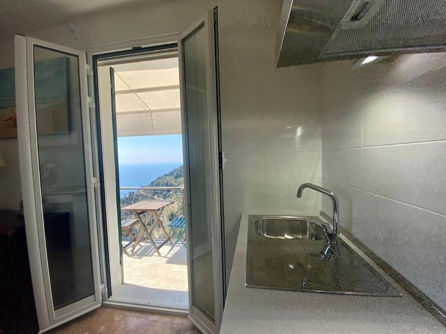 Villa La Finestra Sul Mare A Drignana Vernazza Exterior foto
